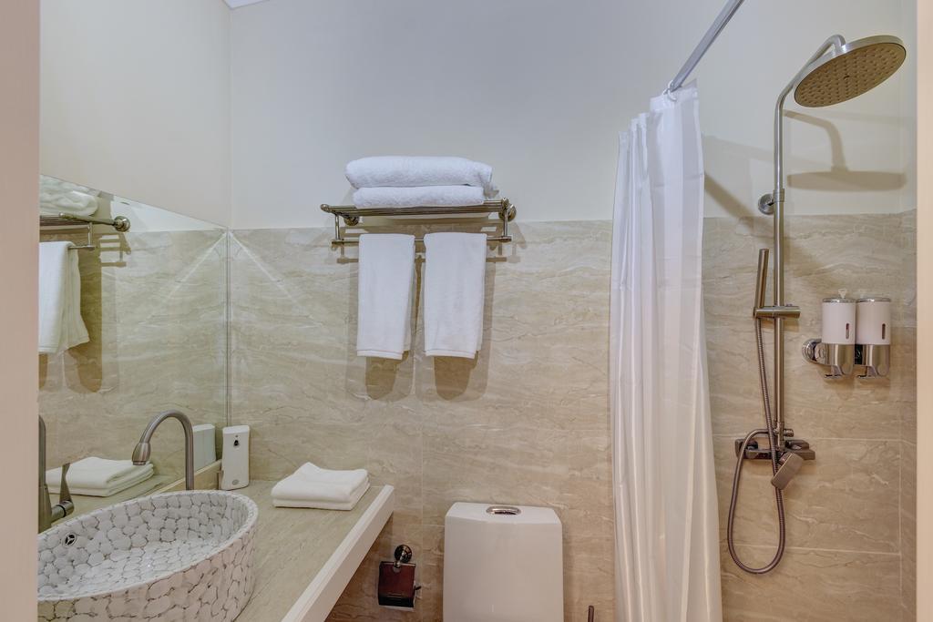 Well Sleep Hotel Алма Ата Стая снимка